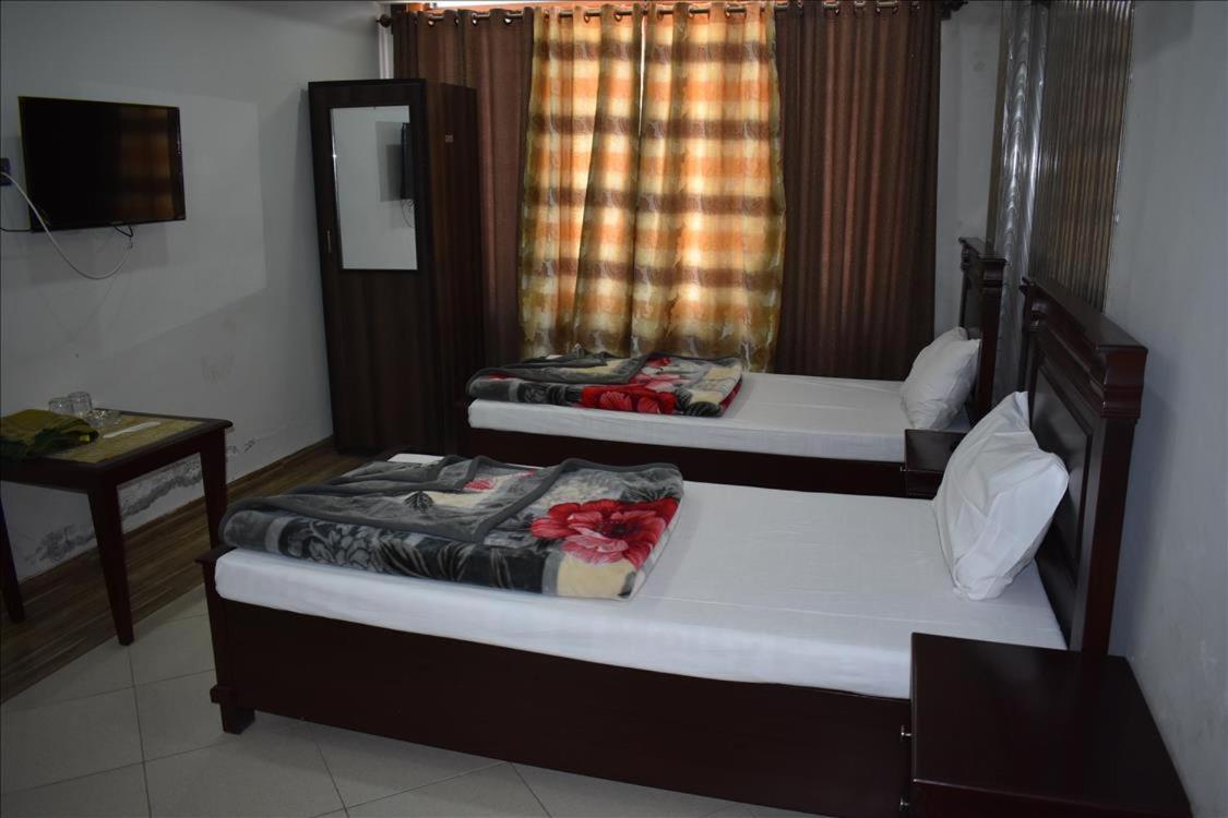 Hotel Kashmir Inn Равалпинди Экстерьер фото